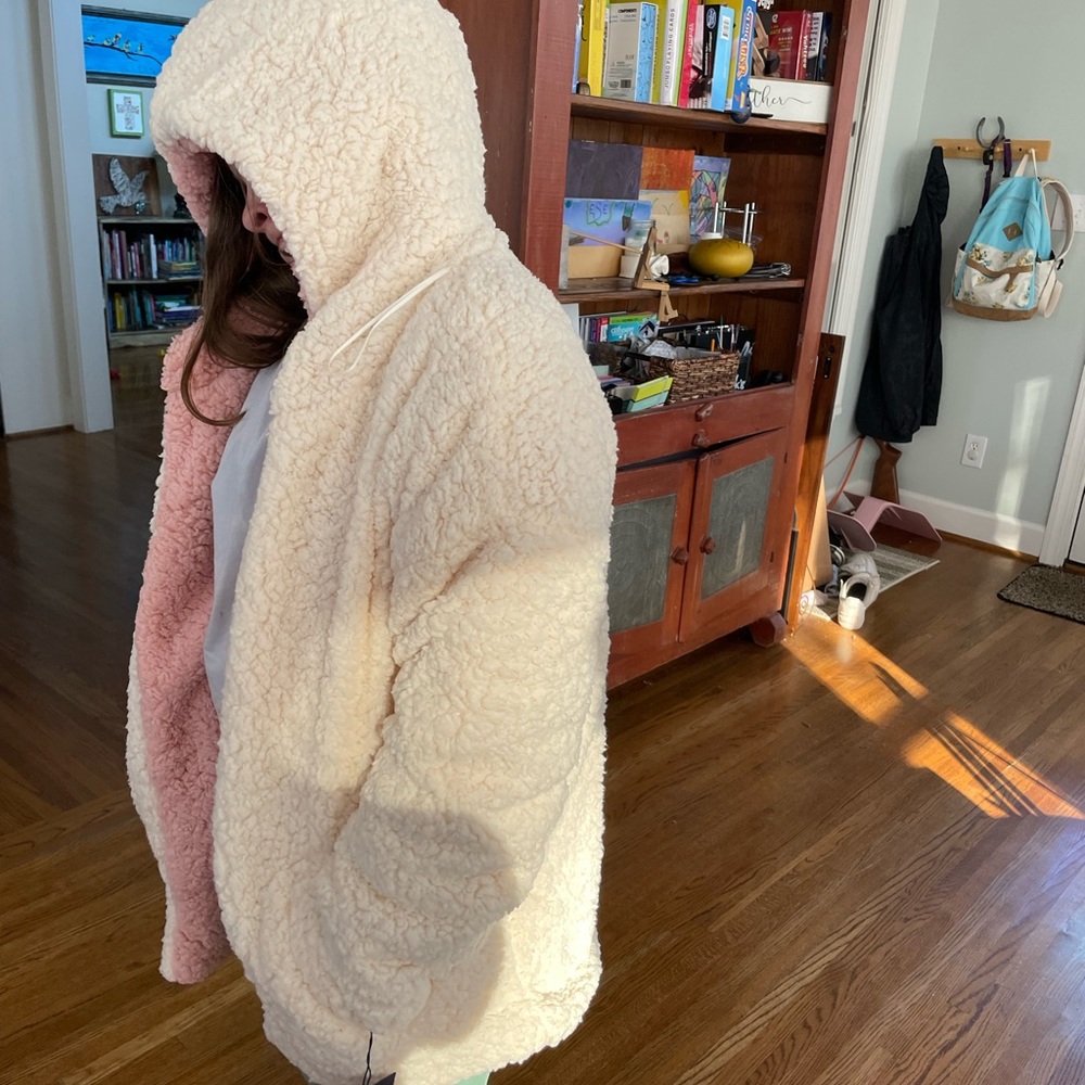REVERSIBLE Fluffy Teddy Pink and Ivory Jacket - Picture 6 of 8